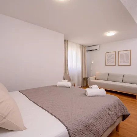Villa Botanica Near Split - Heated Pool And Garden Kučine