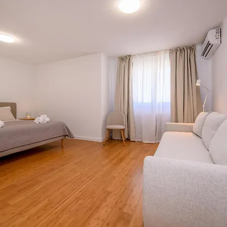 Vila Botanica Near Split - Heated Pool And Garden *