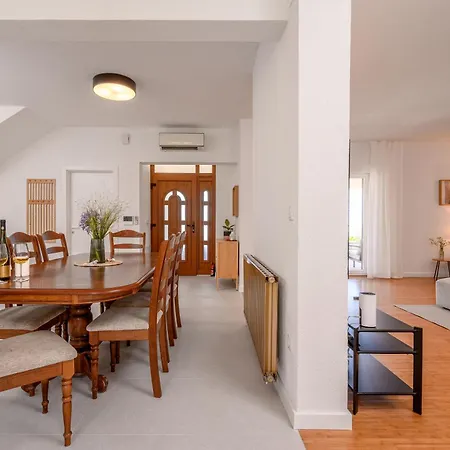 Botanica Near Split - Heated Pool And Garden Βίλα Kučine